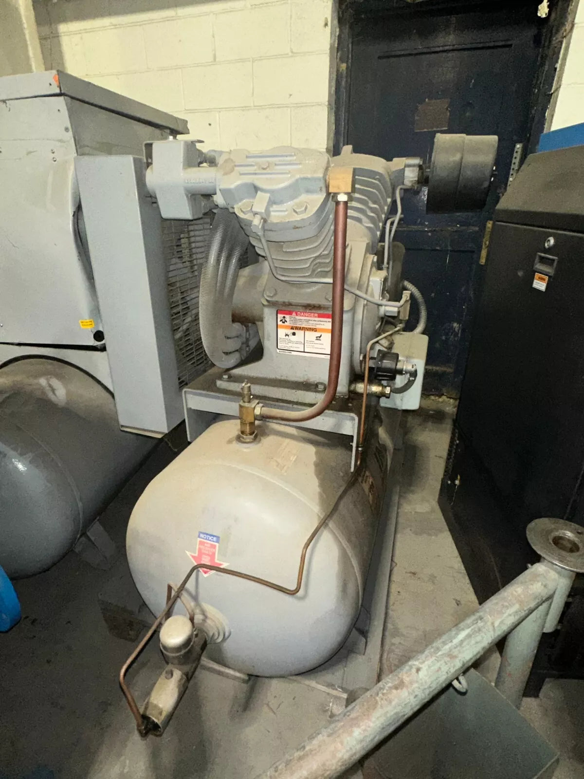 USED 10 HP CHICAGO PNEUMATIC QRS10 ROTARY SCREW AIR COMPRESSOR (AS-IS / PARTS)