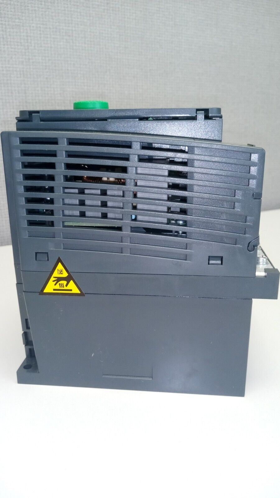 Schneider Electric ATV320U07N4C variable speed drive, ATV320, 0.75 kW, 500 V