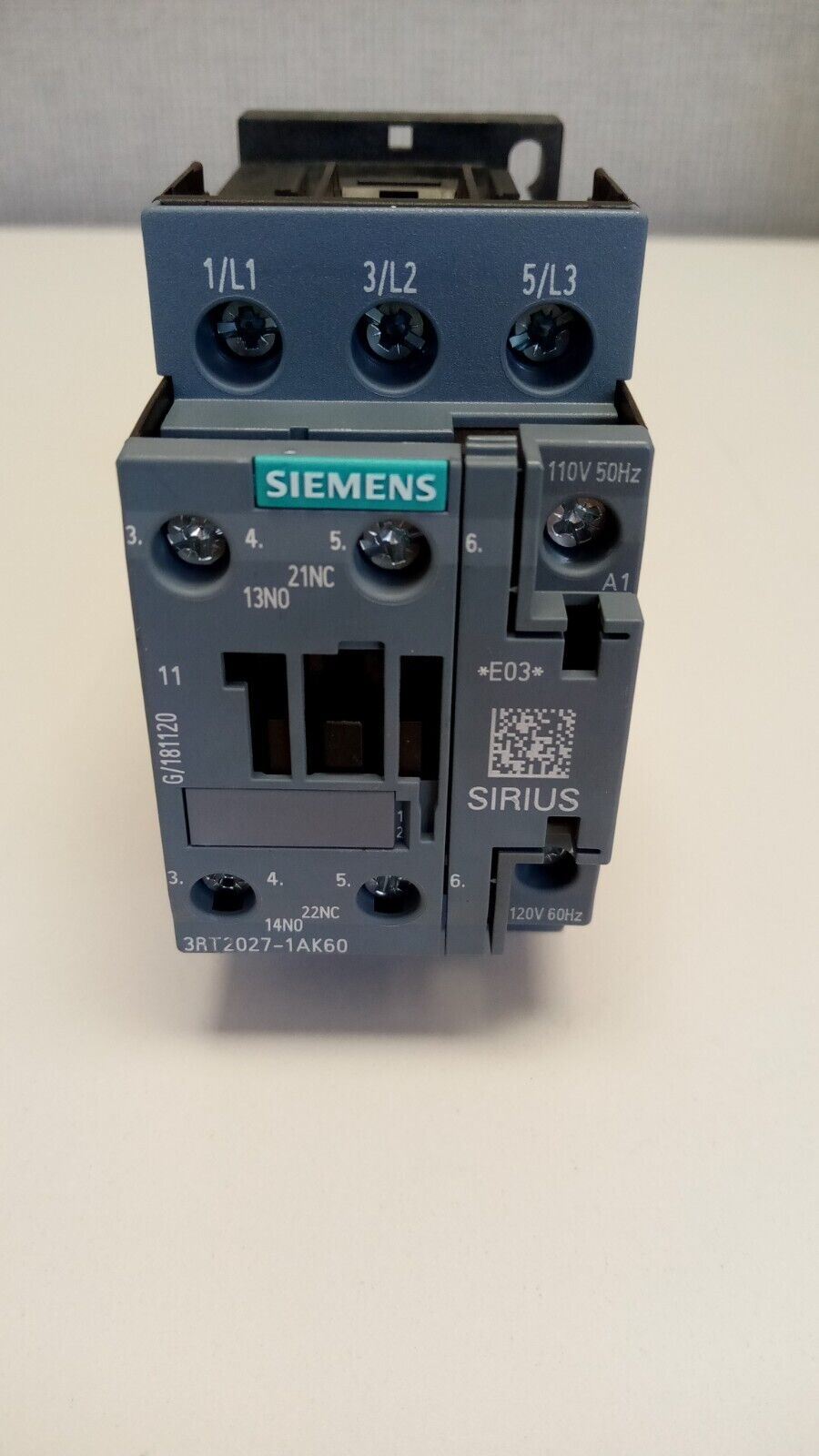 Siemens 3RT2027-1AK60 IEC Magnetic Contactor- New Old Stock