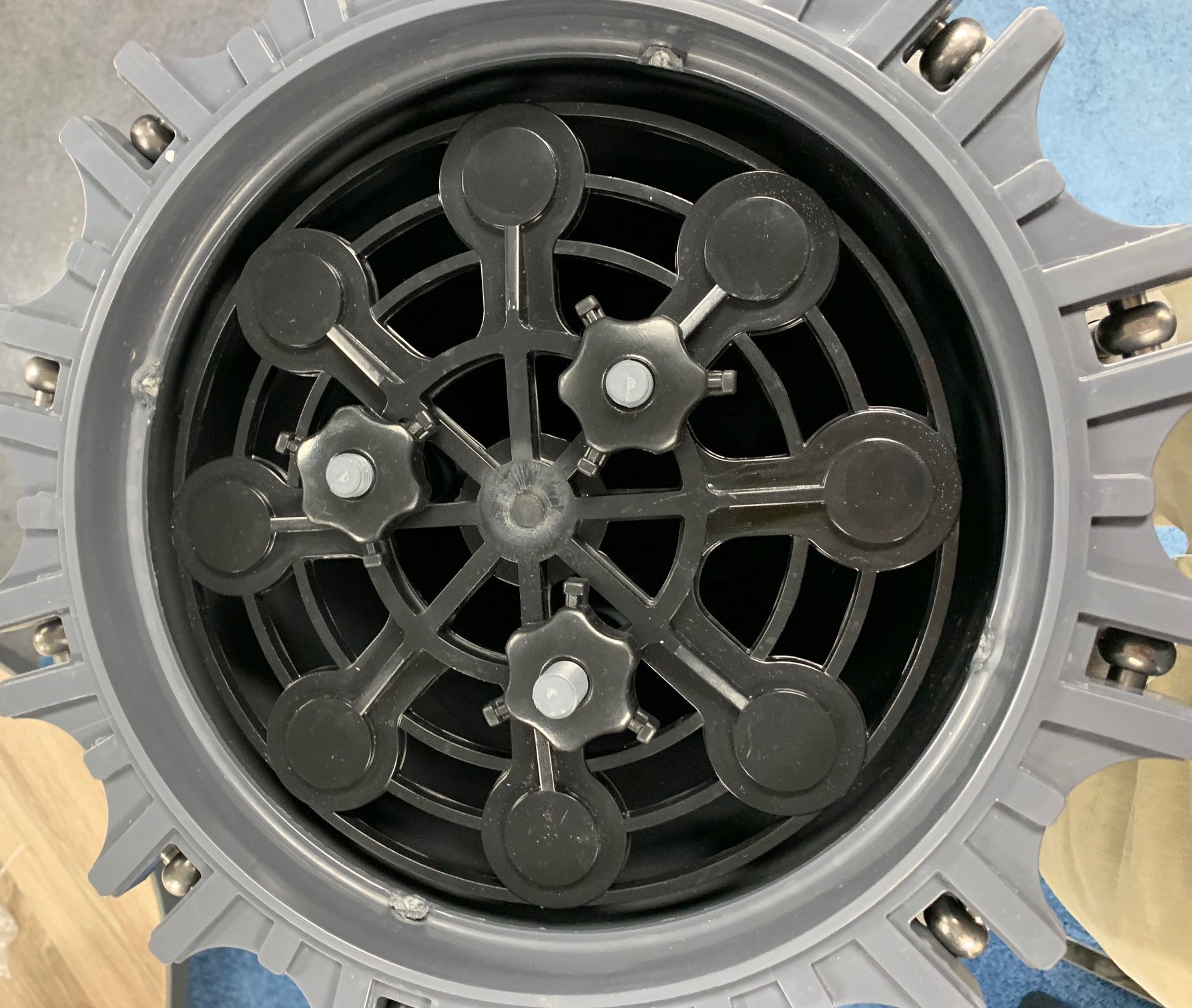Top-View Interior of Cartridge Filter Housing