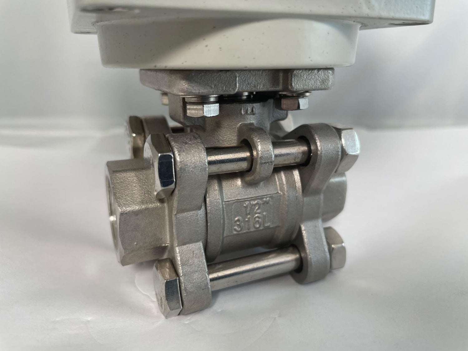 Electric Actuator Stainless Steel Ball Valve, 3 Piece 316L SS; 1/2 Inch NPT Connection