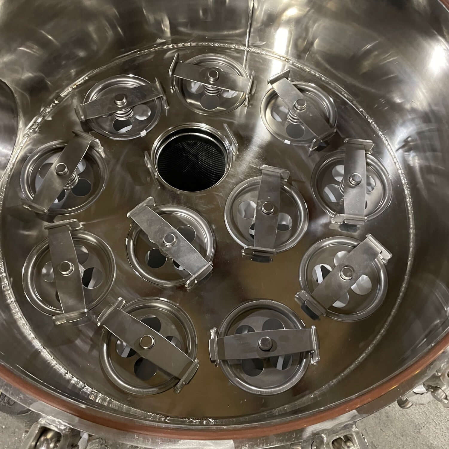 PRM #2 304 Stainless Steel 12 Bag Heavy Duty Multi-Filter Housing, 8 Inch Flange In/Out-150 psi