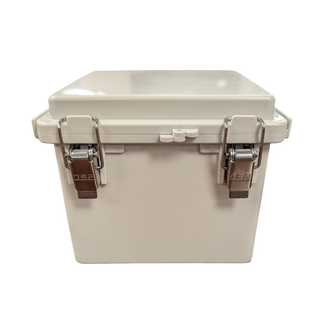 DSE 6" x 6" x 5" junction box, closed view of latches